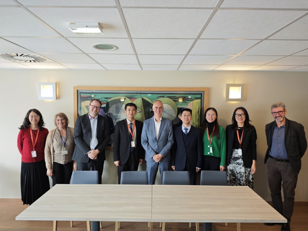 英国上市公司365